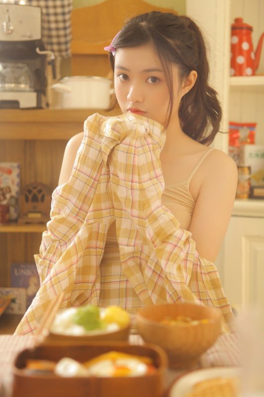 邻家清纯软妹格子衬衫甜美青涩稚嫩个人写真