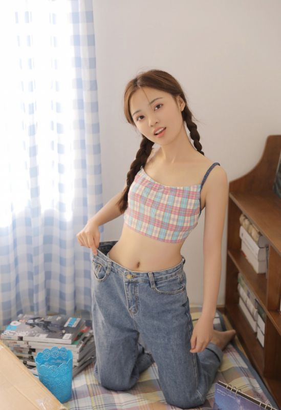 麻花辫文学少女私房白嫩素颜清纯美女写真