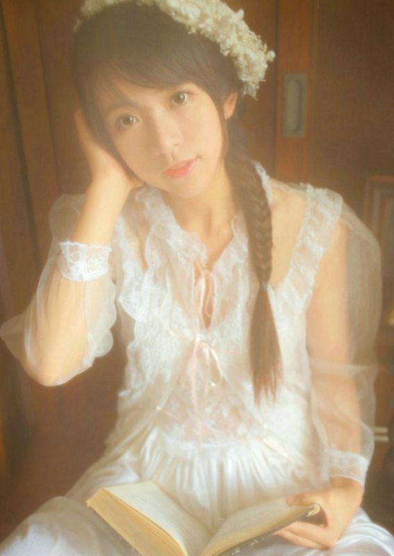 麻花辫美女优雅古典白纱长裙妖娆性感图片