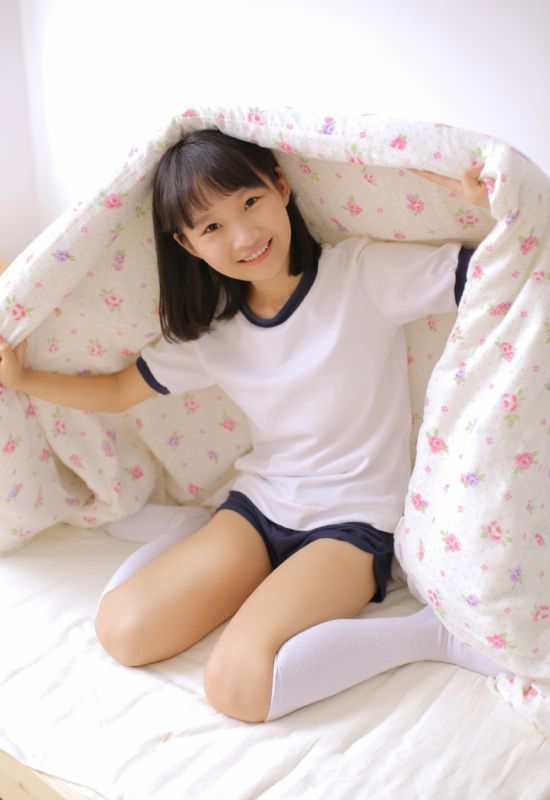 日本热爱运动萝莉体操服白丝美腿私密照片写真