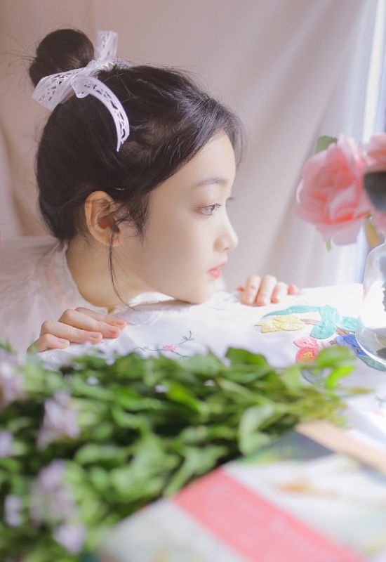宅男女神花环唯美梦幻冷艳迷人写真