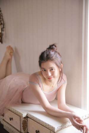 体操服美女清纯甜美丸子头大尺度姿势妖娆勾魂写真
