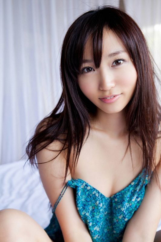日本美胸嫩模浴缸湿身照
