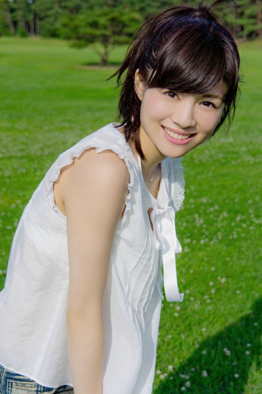 日本90后美女松川佑依子清新外拍