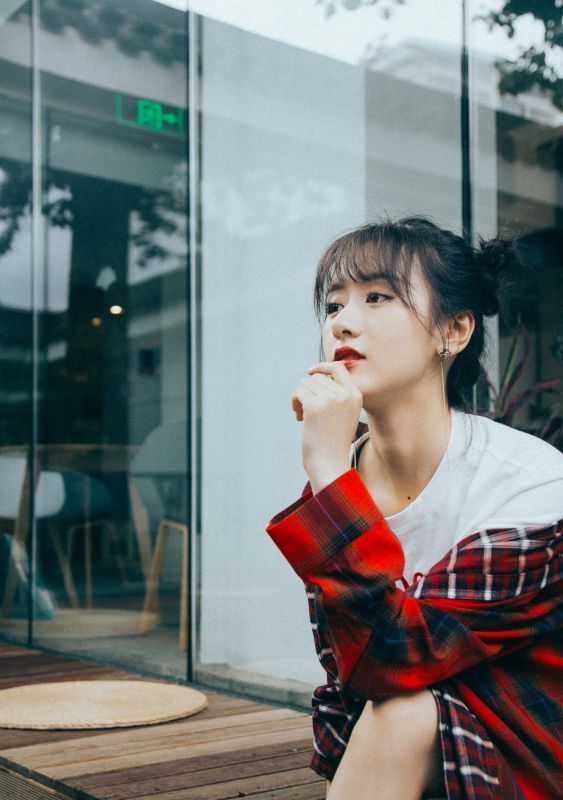 才女气质美女明星袁冰妍火辣长腿妖娆写真