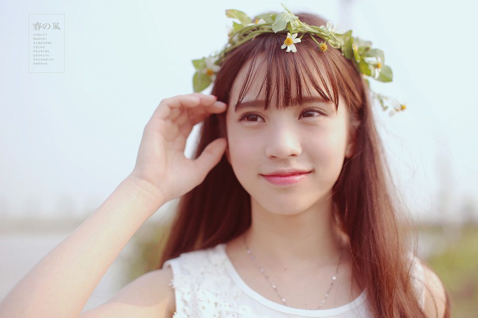 清纯美女白纱长裙户外写真