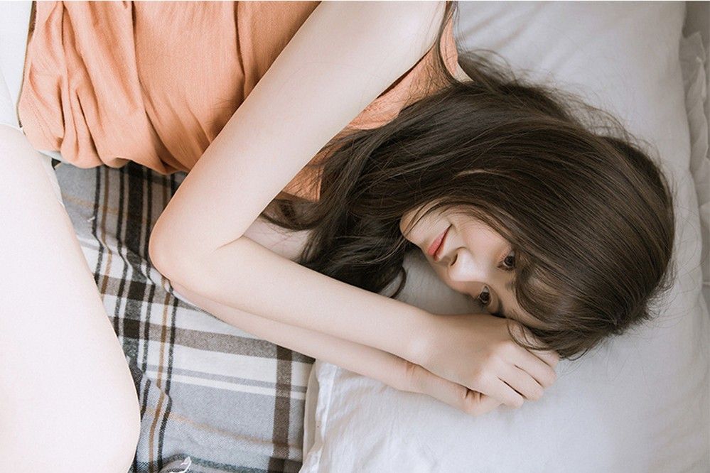 清纯甜美女孩私房美足白嫩肌肤尤物写真