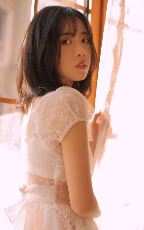 蕾丝内衣冷艳美女御姐极品透视装诱人性感身材图片