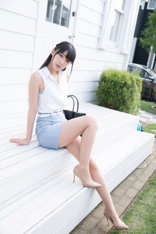 日本美女OL上班族川崎绫制服包臀熟女诱惑图片