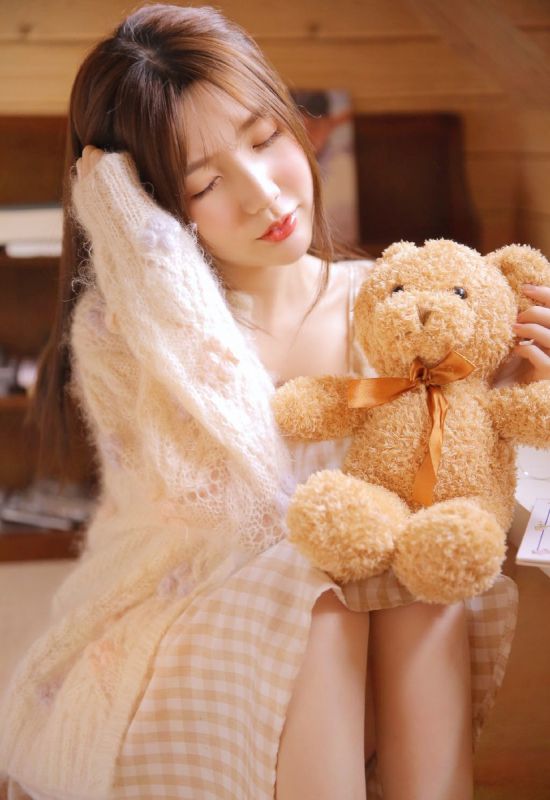 诱人御姐美女杂志模特小清新长腿玉足私房写真图片