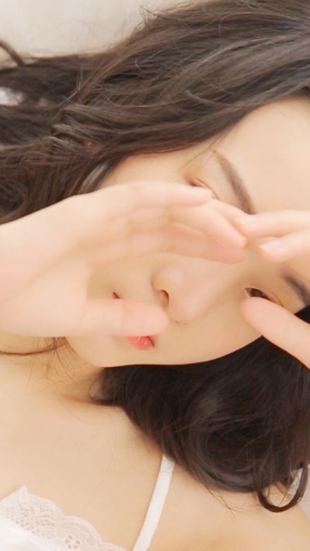 清纯妹妹吊带蕾丝酥胸嫩乳性感私房大尺度写真