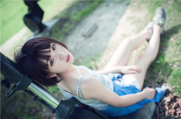 小清新美女户外迷人私房照