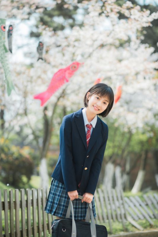 日本少女开学季小清新制服美女养眼写真图片