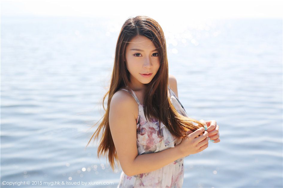 长裙美女嘉宝贝儿海边清纯唯美外拍