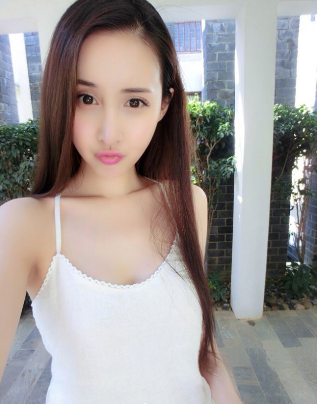 甜美女孩王若心高清自拍照
