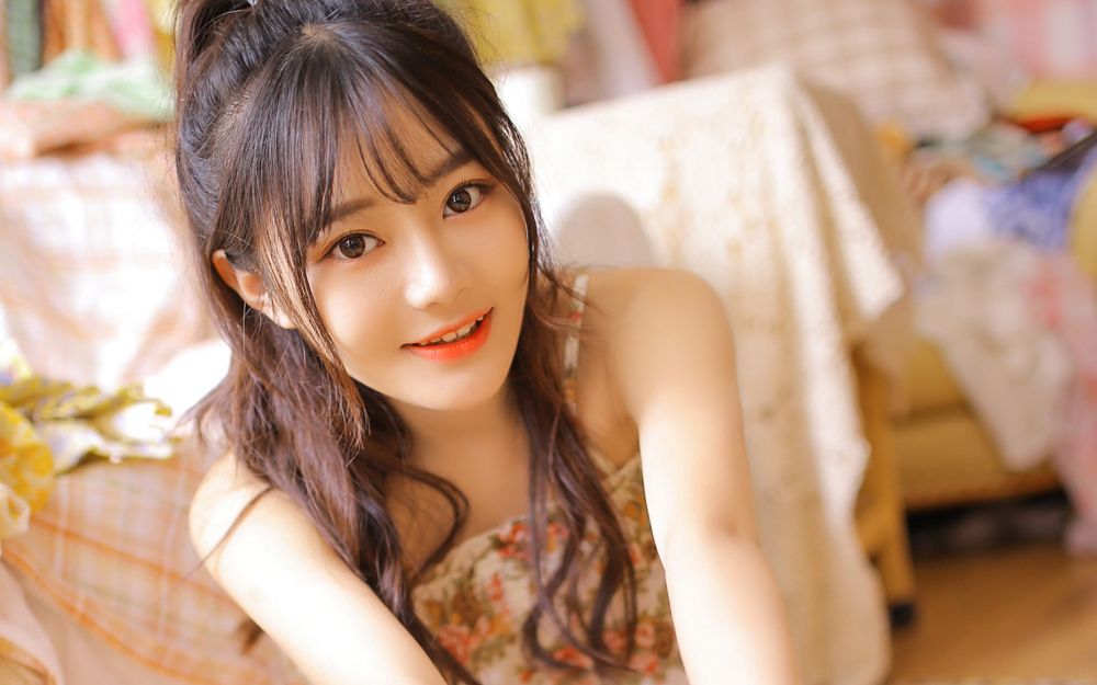 邻家女孩吊带碎花裙诱人养眼清纯极品图库