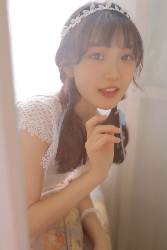 极品美女私房纤细长腿大胆开放白嫩写真图片