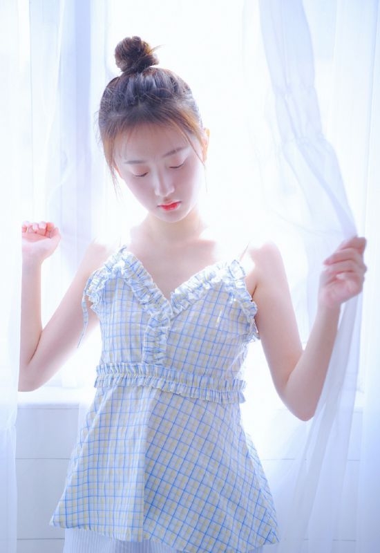 浴缸少女沐浴湿身养眼迷人氧气写真