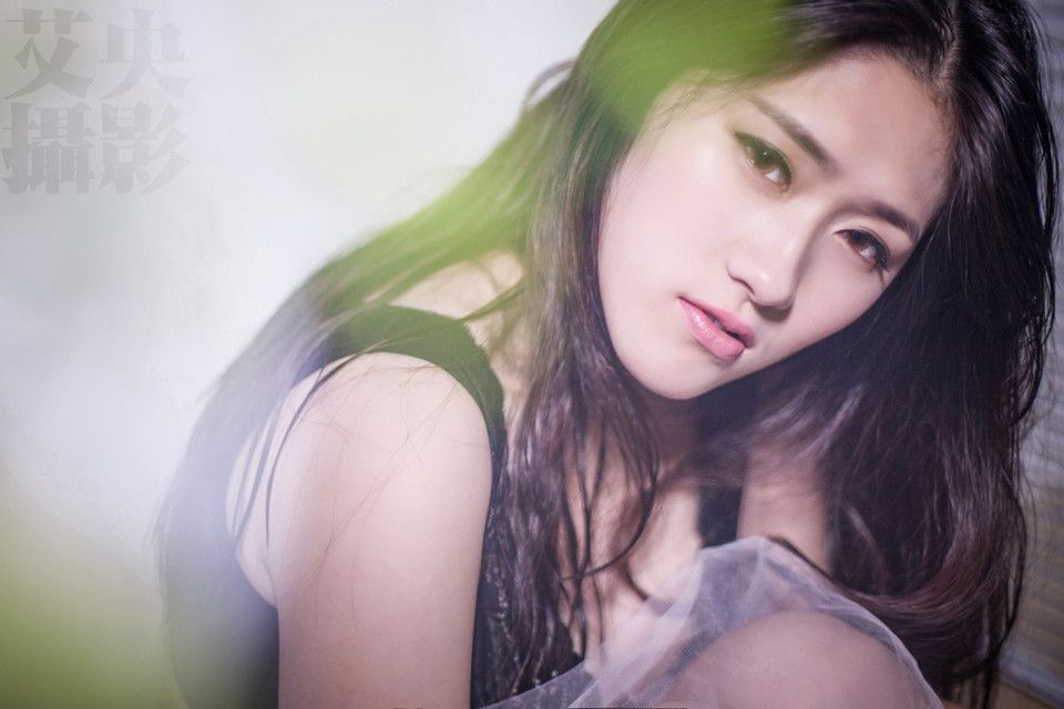 大胸美女私房蕾丝内衣诱惑