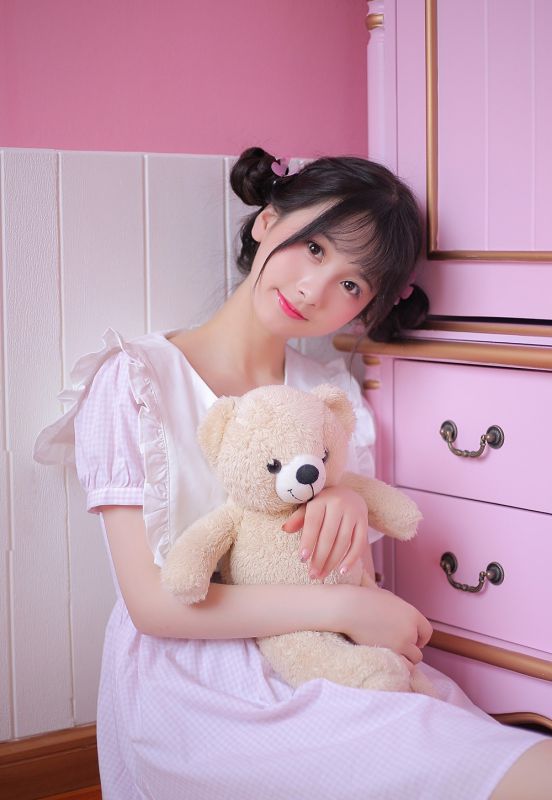 丸子头萝莉小清新娇羞诱惑私房萌妹子模特写真
