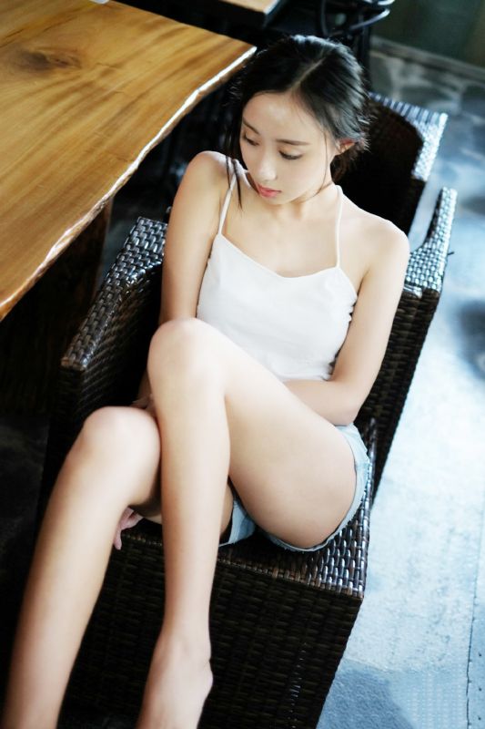 风骚御姐少女私房长腿惹火诱惑写真