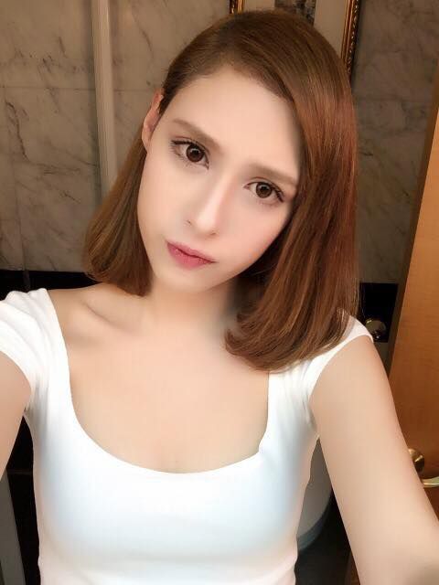 台湾网络美女贾凯萱FB私拍照图片