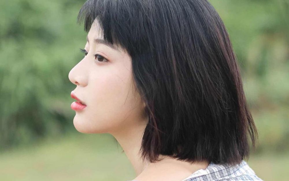 氧气美女户外小清新淑女装养眼清纯写真图片