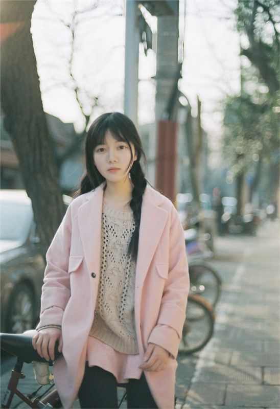 清纯90后素颜美女生活照
