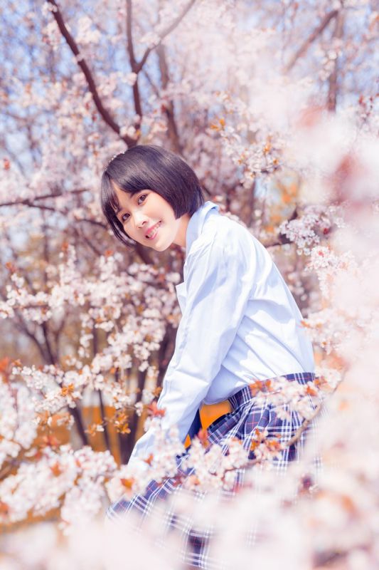 极品日本樱花妹西装制服美女日系小清新清纯写真