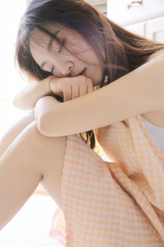 韩国少女冷艳邪魅惑眼神火辣尤物写真