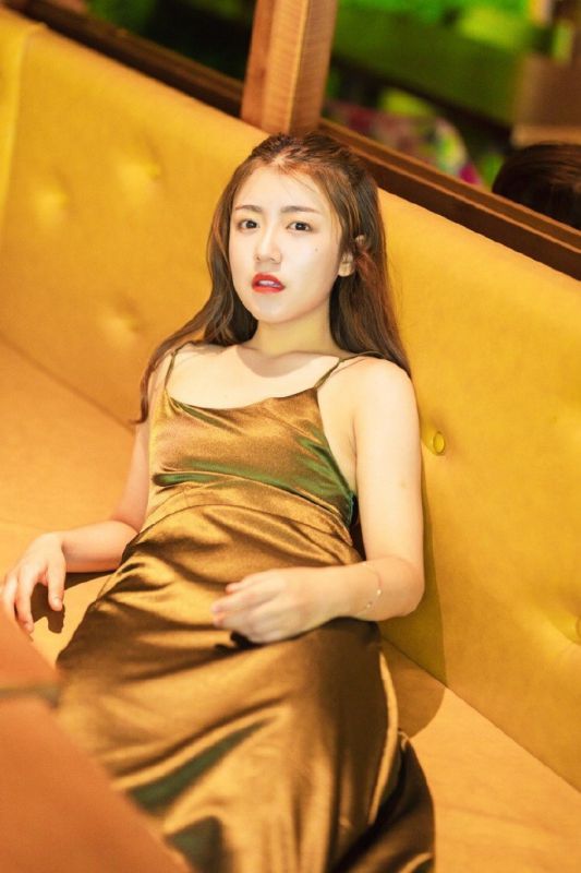 骨感御姐修身镂空礼裙气质成熟美女写真