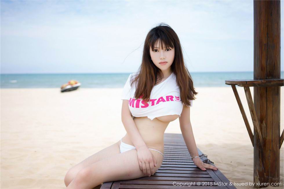 巨乳萝莉瑞莎Trista湿身诱人写真