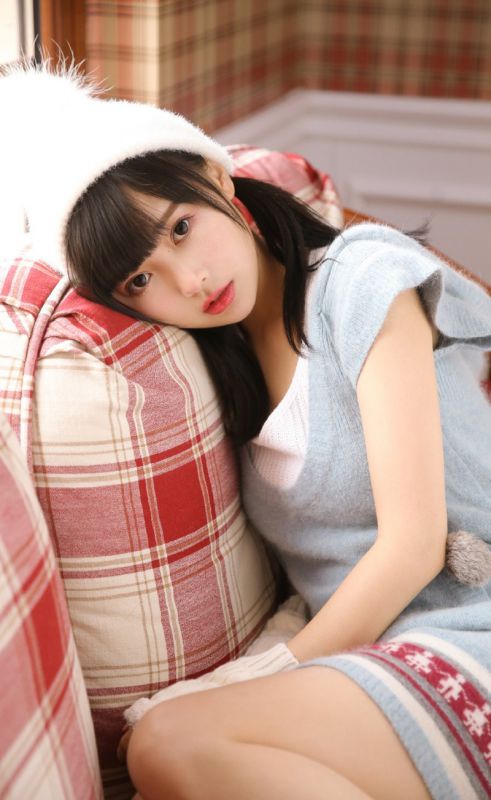 极品甜美萝莉梦幻粉嫩内衣酥胸性感美女写真