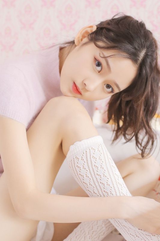性感萝莉惹火内衣私房妖娆抚媚写真