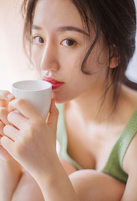 甜美女孩素人少女私房迷人笑容清纯写真
