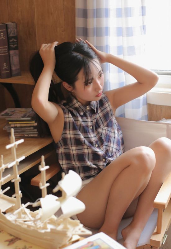 运动服少女光滑水嫩私房甜美女孩清纯写真