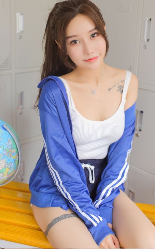 校园女神更衣室脱衣性感诱惑素人写真