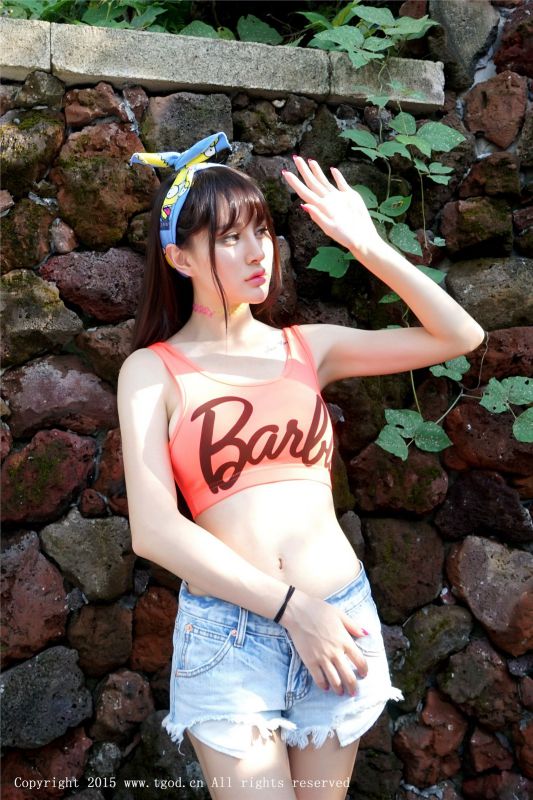 热裤美女Cheryl青树云曼性感旅拍照