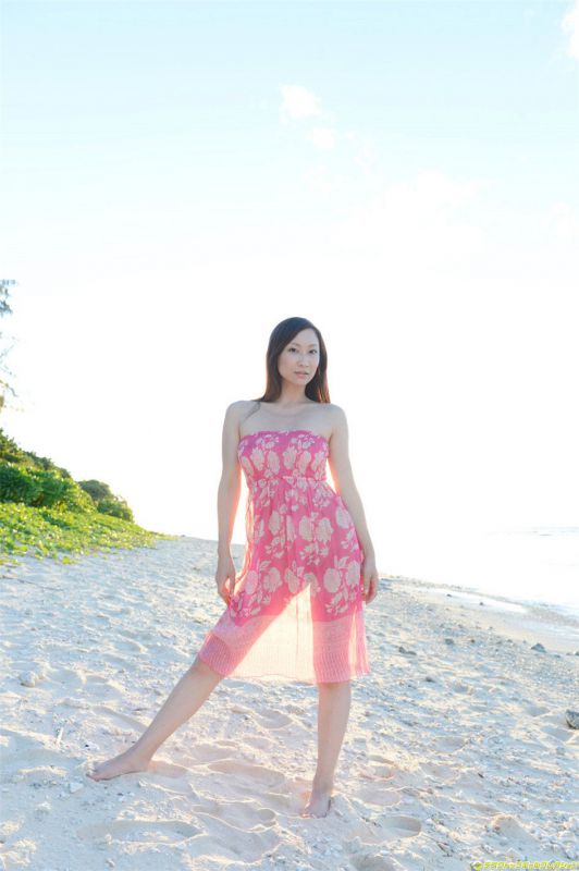 日本美女艺术写真 日本美女}:野ミク性感比基尼户外性感写真