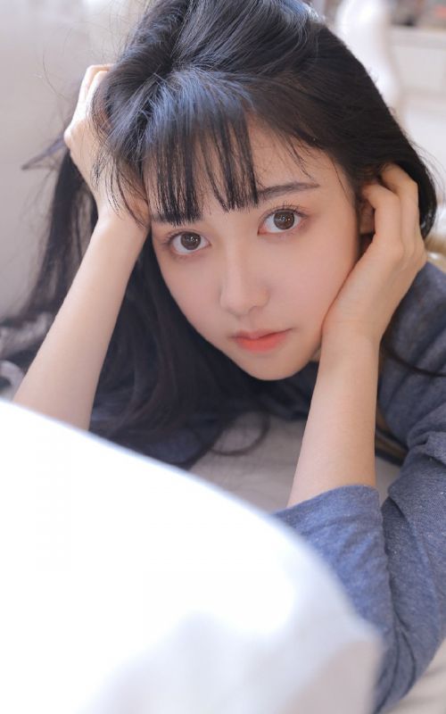 极品学生妹丰满酥胸身材夜夜骑骚逼性感写真图片