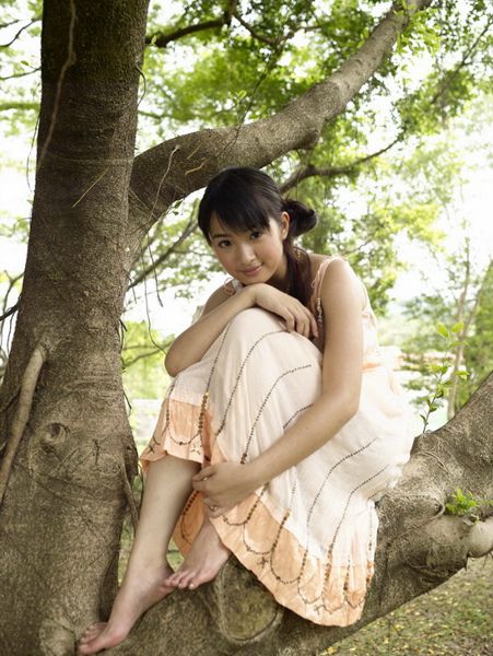台湾邻家女孩林依晨清纯迷人写照