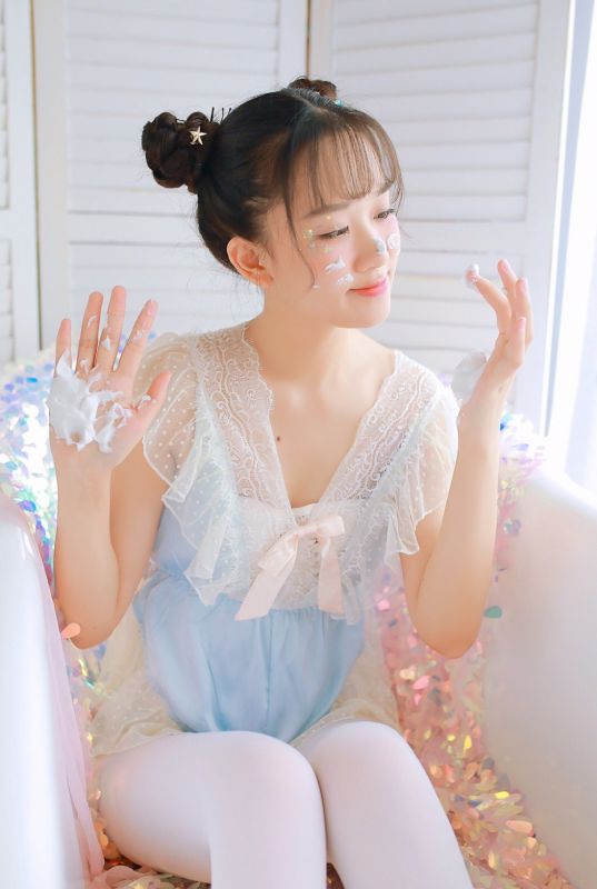 浴缸娘少女清纯性感连裤丝袜诱惑写真