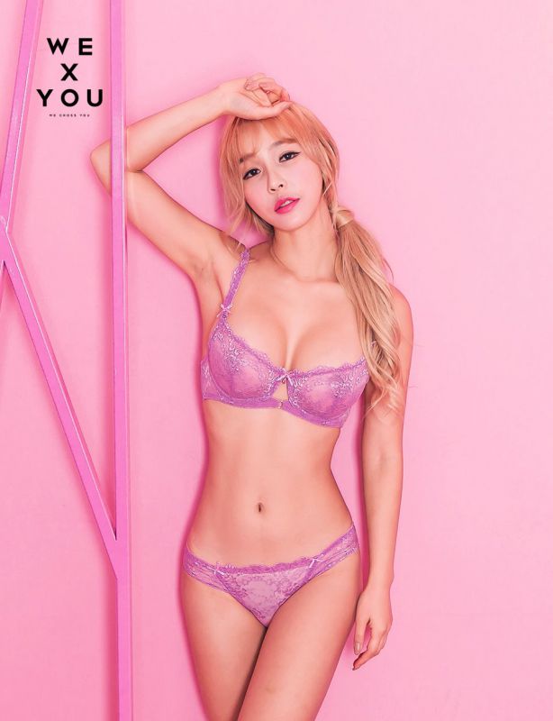 韩国美女模特李智娜性感写真图片