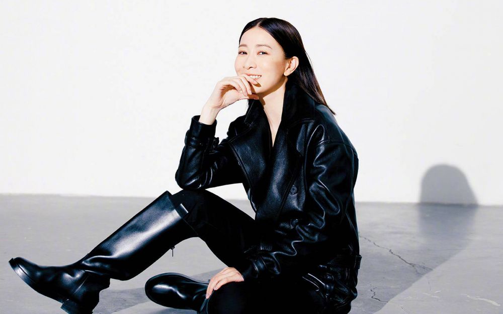 成熟漂亮美女明星佘诗曼个人写真明星壁纸