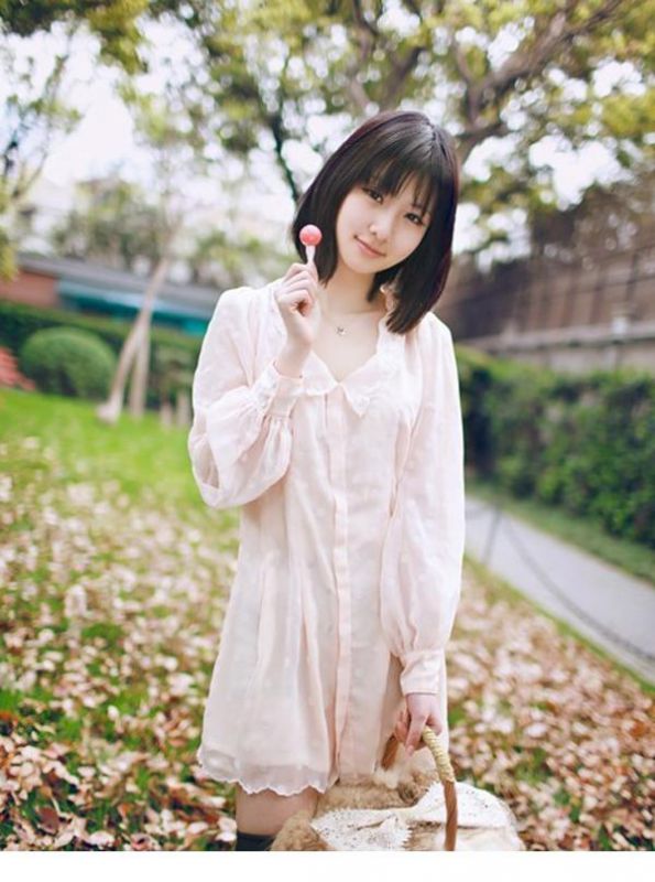 素人美女校花户外唯美写真照