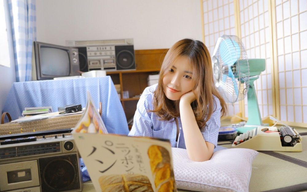 清纯宅居女孩甜美素人俏皮氧气唯美写真