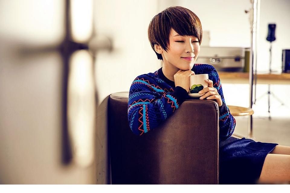短发美女谢楠婚后熟女魅力十足