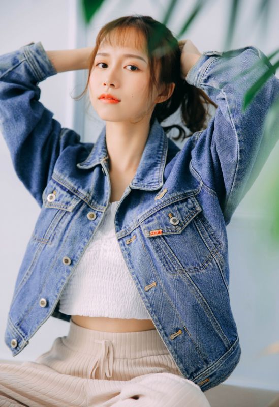 潮流时尚模特吊带背心甜美冷艳美女写真