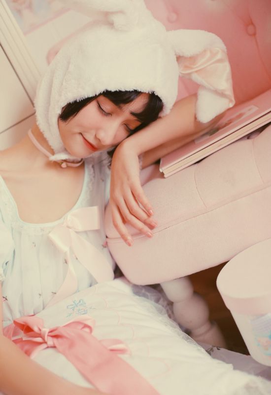 混血美女制服诱惑妖娆性感18禁三级黄写真图片