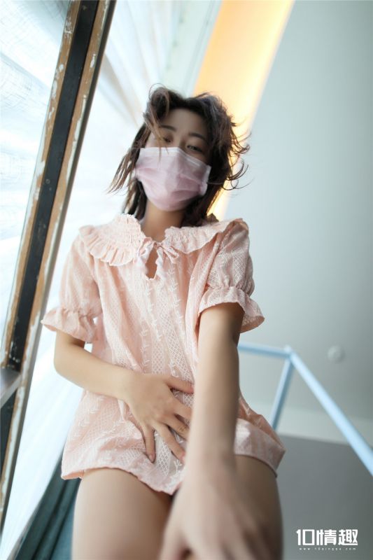 ROSI原味内裤mm极品骆驼趾脱她胸罩私房诱惑写真照